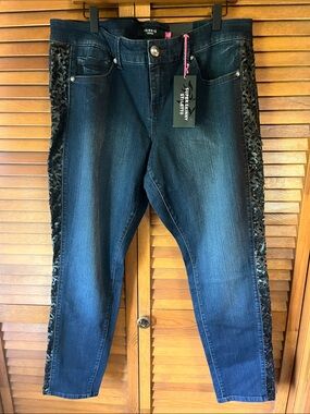 Torrid Super Skinny Stiletto Jeans New with tags size 16